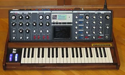 Moog Minimoog Voyager Signature Edition Synthesizer #217/600 • $4999.95