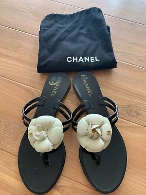 Chanel Black/Cream Camellia Rubber Flip Flop Thong Sandal Sz 36 • £161.49