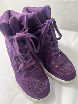 Vera Wang Princess Purple Suede Booties Size 9 • $51