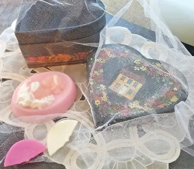 Valentine Cameo Beauty Soap Set In Keepsake Heart-Shape Decorative Box • $5