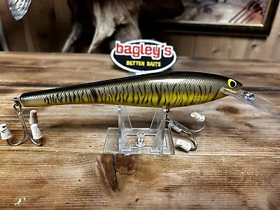 Vintage Bagley DB08 Color PGS9 Shark 🦈 Musky Snook Fishing Lure • $23.99