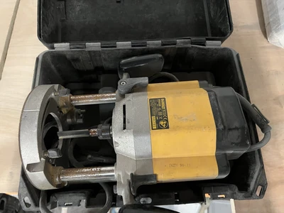 £92 • Buy DEWALT  DW625E  -    LX  Tipe 6       VARIABLE SPEED ROUTER 2000W 115v
