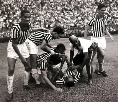 Sao Paulo V Selection Pernambuco Brazil's Pele Receiving Treatment OLD PHOTO • $8.50