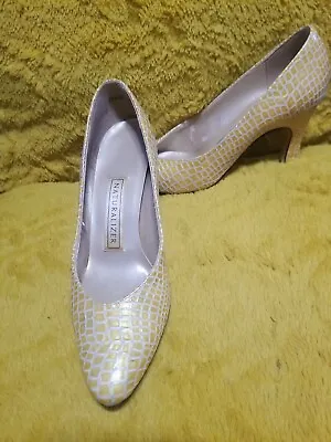 Vintage Naturalizer Yellow Faux Alligator Low Heel Shoes 5.5 VTG Gold White  • $19.99