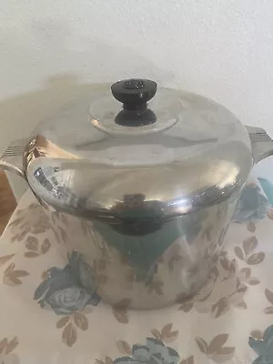 VINTAGE MAGNALITE GHC ~  7 1/2 Quart Stock Pot Dutch Oven • $140