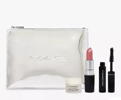 MAC Makeup Gift Set • £19.99