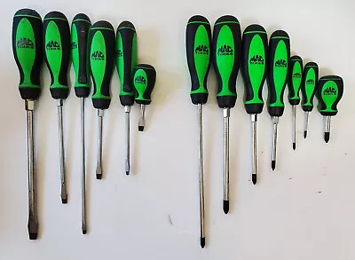 Mac Tools Macsimizer Neon Green Screwdriver Set - 6 Flat Blade And 7 Phillips   • $199