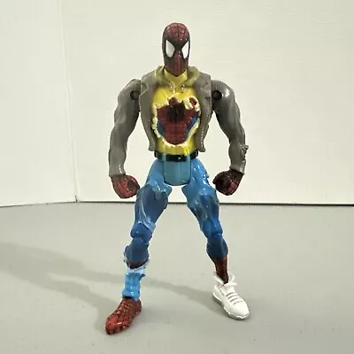 Vintage Marvel / ToyBiz - Battle Damaged Spider-Man - 5  Action Figure • $19.99