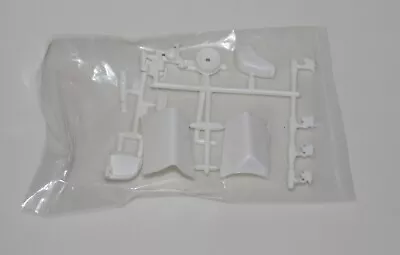 Amt/ertl Mack Dm 600 Truck  21802p ⭐parts⭐ Fender Walls+engine Mounts+more 1:25 • $3.47