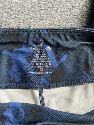 £10 • Buy Sweat Betty Leggings Blue With Cartoons On. Medium 7/8 Length