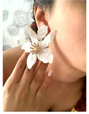 Zara Pearl Clear Crystal Flower Statement Earrings STUD Earrings Lightweight • £6.99