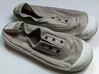 VICTORIA Shoes For Girls Sneakers Slip-On Fabric Gray Girls Size 32 / US 1 • $4.80