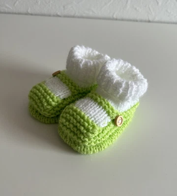 £3.75 • Buy New -hand Knitted Baby Bootees - Sock And Shoe Style -  Bright Green- 0-3 Months