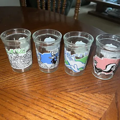 Vintage 1994 Welch's Jelly Jar Glasses LOONEY TUNES Set Of 4 Whole Gang Pepe • $19.99