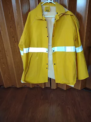 Mens Rain Coat 2XL/ With Detachable Hood /waterproof • $16