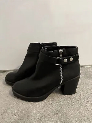 Must Go Asap Ladies London Rebel Black Faux Leather Ankle Boots Size 8 • £15.99