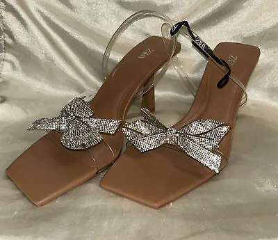 NWT ZARA WOMAN   BEIGE HEEL VINYL SANDALS W/BOW Sz 40 9.5M • $56.04