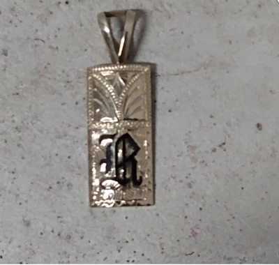 $115 • Buy 14k Yellow Gold Letter R Pendant