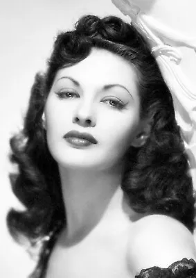 Yvonne De Carlo Monochrome Photo Print 15 (A4 Size-210 X 297mm-8.5  X 11.75 ) • £4.75