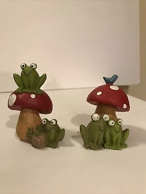 Fairy Garden Terrarium Mushroom With Frogs Figurines • $10