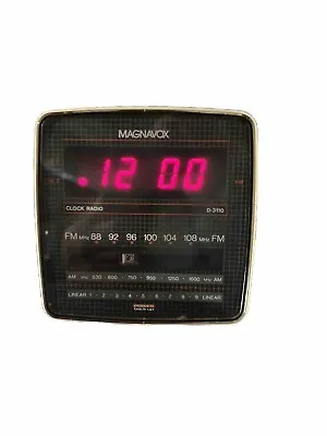 80s Magnavox D3110/17 White Cube Clock Radio AM/FM Dual Alarm  • $6.60