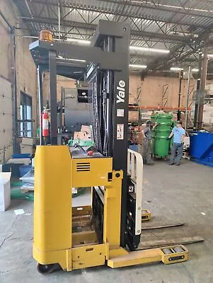 Yale 4000lb Electric Aisle Reach Truck W/ Side Shift & Forks 3 Stage No Battery • $4799.99