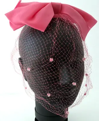 Vintage 1950s 1960s Womens Headpiece Face Veil Mesh Netting Pink Bow • $13.95