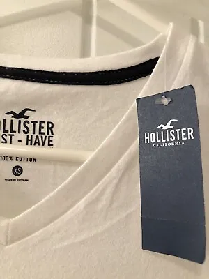 NWT Hollister Men's Short Sleeve Crew Must-Have Tee Logo T-Shirt Size XS White • $7