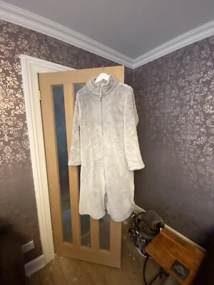£12 • Buy Ladies M&S Zipped Dressing Gown Size 16/18