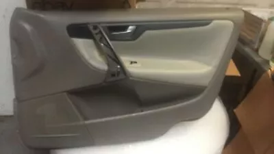 04-07 Volvo V70 Front  Passenger Right Side Door Panel Trim • $99.88