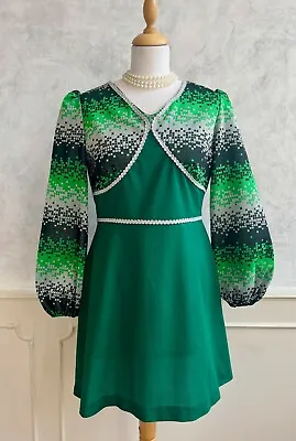 Vintage 1960s Emerald Green Silver Pixel Bishop Retro GoGo Mini Dress 10/12 • $67.23