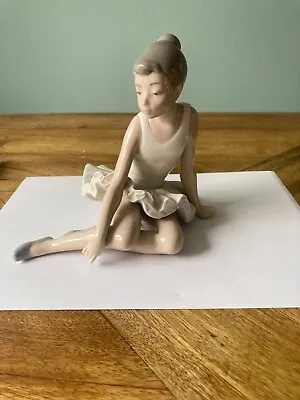 Lladro Nao Hand Made Dance Figure Ballerina Posed Sitting Down • £27