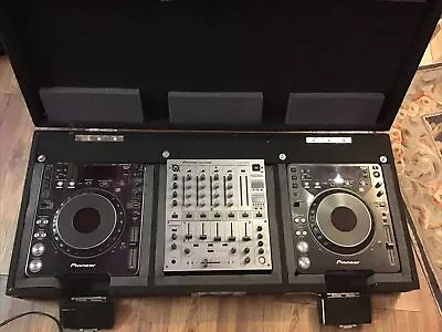 Pioneer DJ Mixer With 2 Turning Tables • $1899.99
