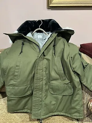 NWOT’s Dakota Insulated Parka 2XL Fur-lined Hood N3B Coat US Military USA Made • $151.51