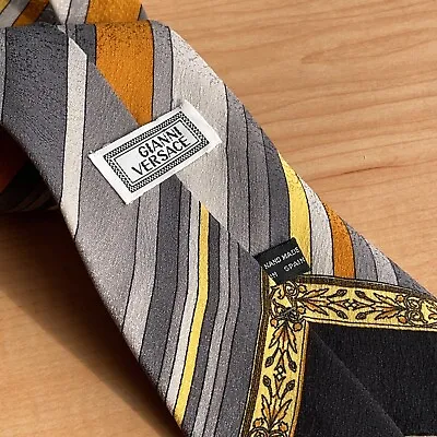 Gianni Versace Mens Vintage Striped Medusa Silk Tie - Mint Collectible Classic • $48