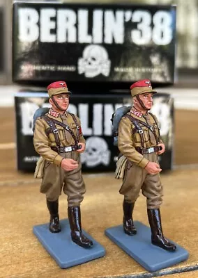 King And Country LAH047 Two Figures Rare Berlin 38 • $2.25