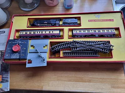 Tri-Ang RS21 Train Set: Princess Victoria - Has Engine / Coaches / Track / Books • £30