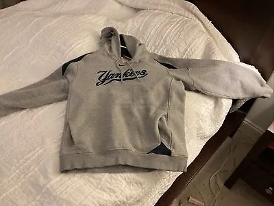 New York Yankees Hoodie Sweatshirt Men’s Medium M Nike Center Swoosh Hoody NY • $25