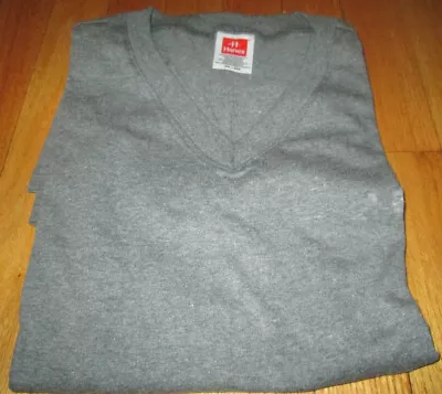 Men T-Shirt V Neck 2XL Hanes Heavy Weight  Graphite Heather Poly/Cotton • $5.85