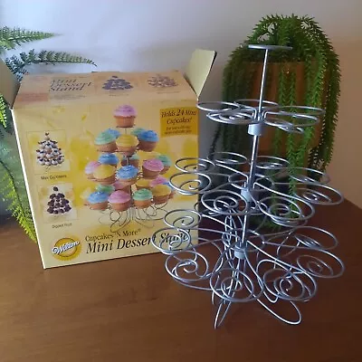 Vintage (2006) Wilton Cup Cakes N More Mini Dessert Muffin Metal Wire Stand • £10