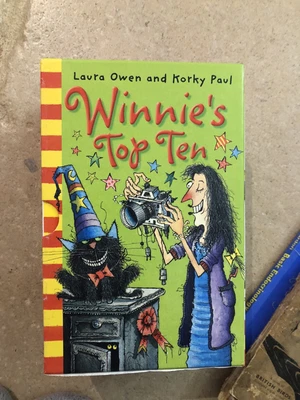 £4 • Buy Winnie The Witch - 10 Book Box Set. Laura Owen & Korky Paul