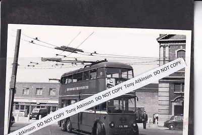 London Transport - C3 Type Trolley Bus No. 368 On Route 628  - Photo - B11844 • £1