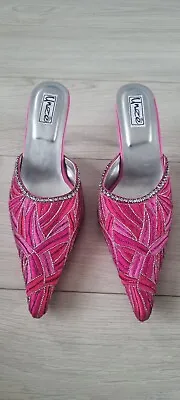 Unze Embellished Pointed Toe Shoes - Fuchsia Pink - Size 7 • £8