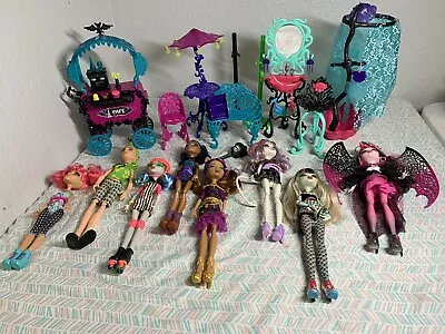 MONSTER HIGH DOLL LOT 8 Dolls And Accessories Furniture • $119.99