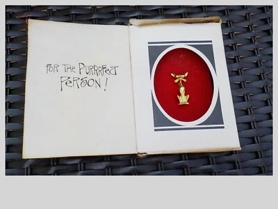 $1.25 • Buy VINTAGE KITTY CAT PIN In BOX
