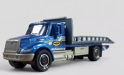 INTERNATIONAL DURASTAR 4400 ROLLBACK Diorama DieCast Model Truck 1:64 LOOSE • $11.99