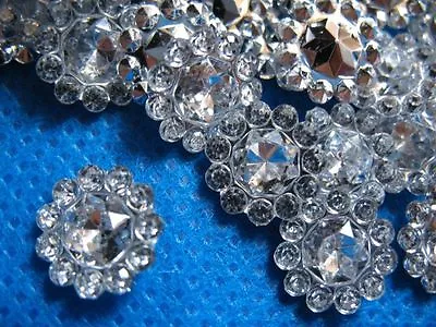 25 X SILVER 11mm FLOWER SHAPED GEMS PERFECT FOR BOW CENTRES HEADBAND CARD MAKING • £0.99