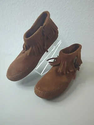 Minnetonka Womens Size 8 Concho Feather Moccasin Boot #522  • $29.99