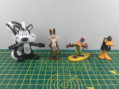 Looney Tunes Figure Bundle • £3.99