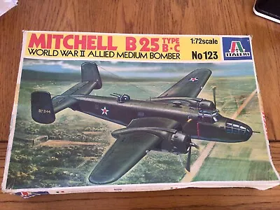 Italeri / 1:72 Scale Mitchell B25 Type B-C Medium Bomber / Boxed • £12